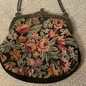 Gorgeous antique bag… Mint condition, but lining needs redo